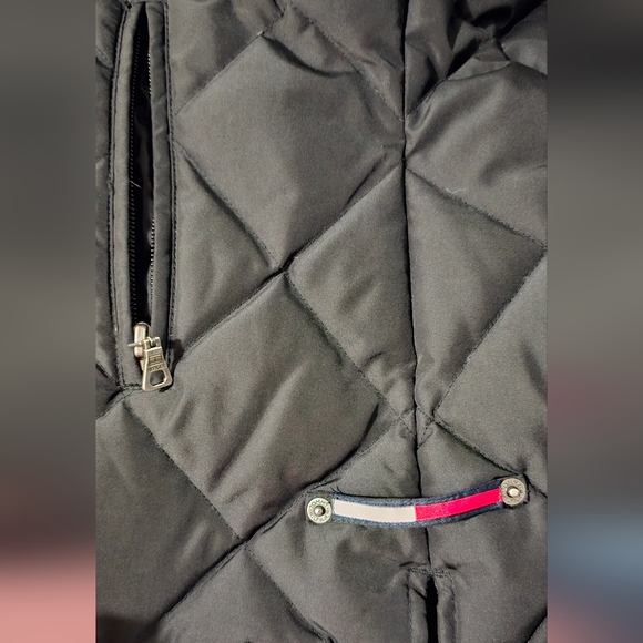 Tommy Hilfiger | Black Quilted Down Filled Zip-up Vest, With pockets - Picture 5 of 7